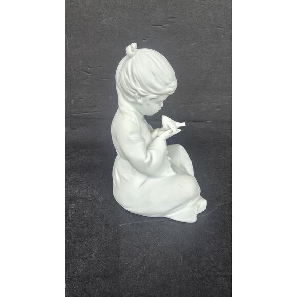 AK Kaiser Germany Bisque Porcelain Seated Girl with Dove Figurine White 806 - Picture 2 of 8